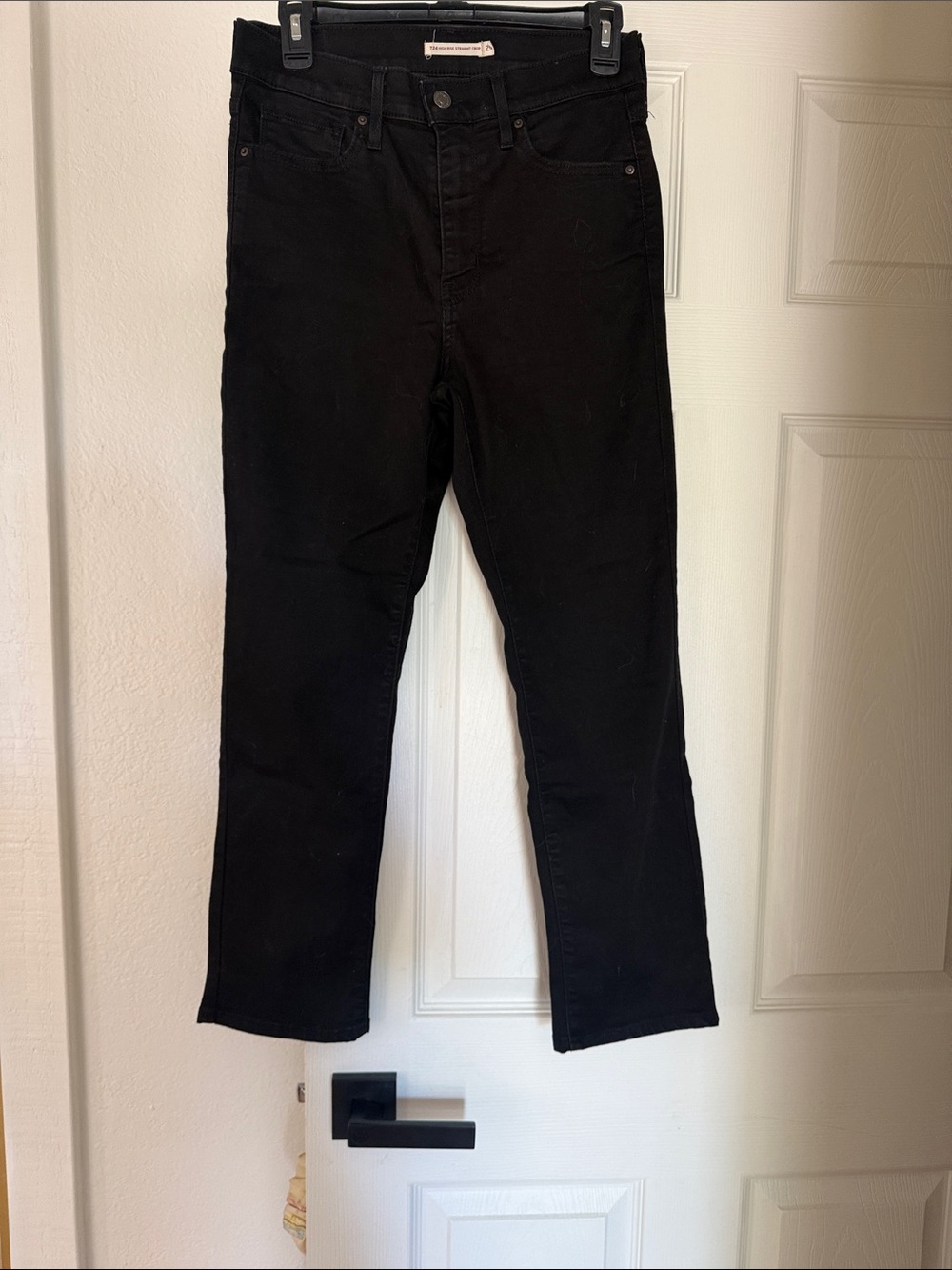 Levi high rise straight crop